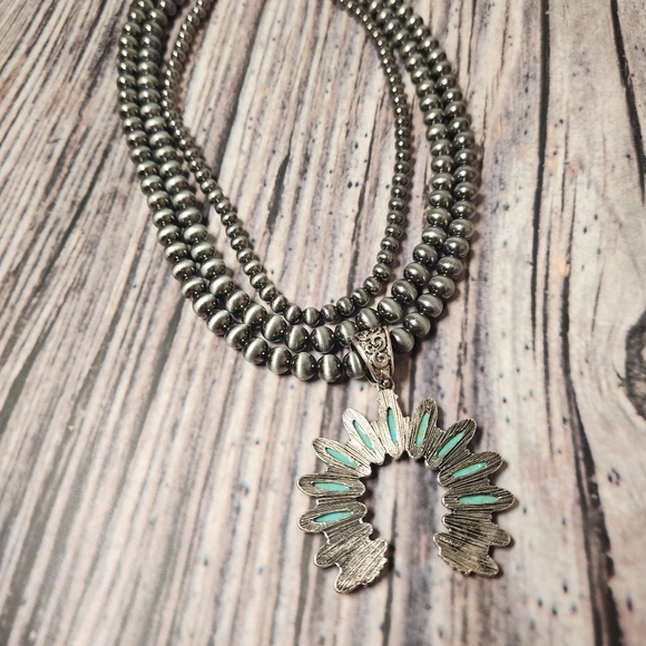Turquoise Beaded Pearl Naja Pendant Layered Western Statement Necklace - Picture 3 of 4